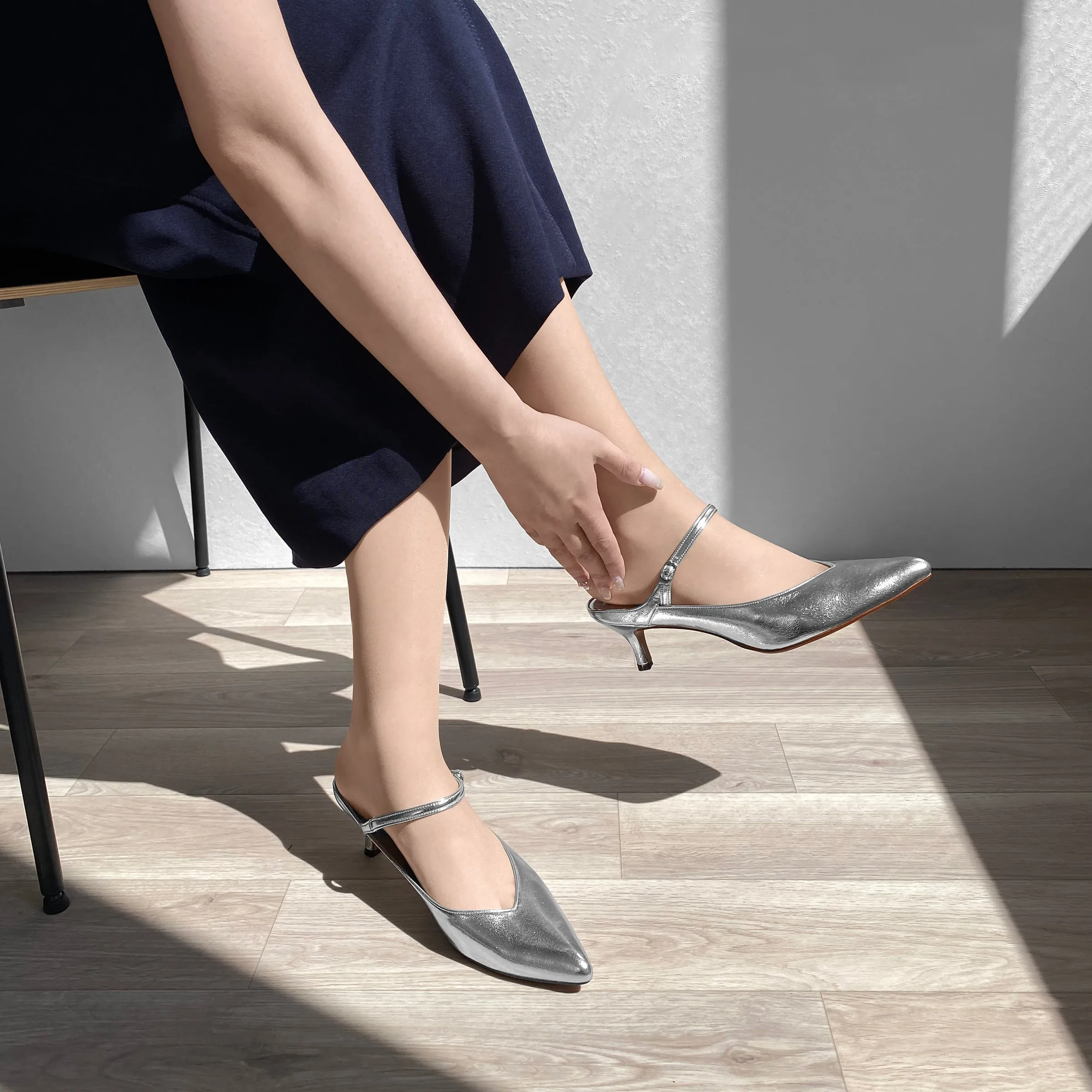 15% OFF: 2024SS: Mule-style pumps with instep straps (m55216) Silver