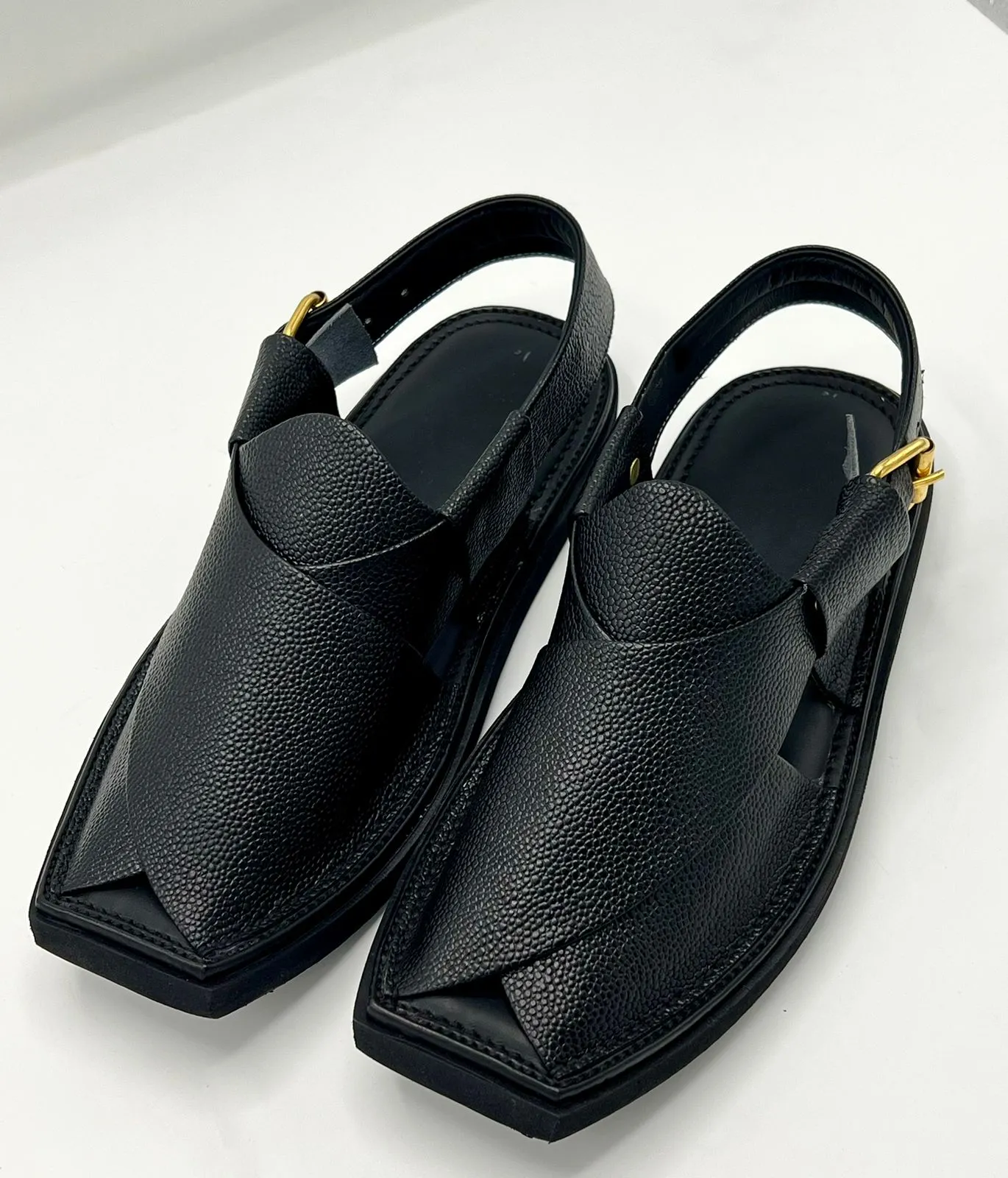 Air Kaptan Black Dotted (medicated sole)