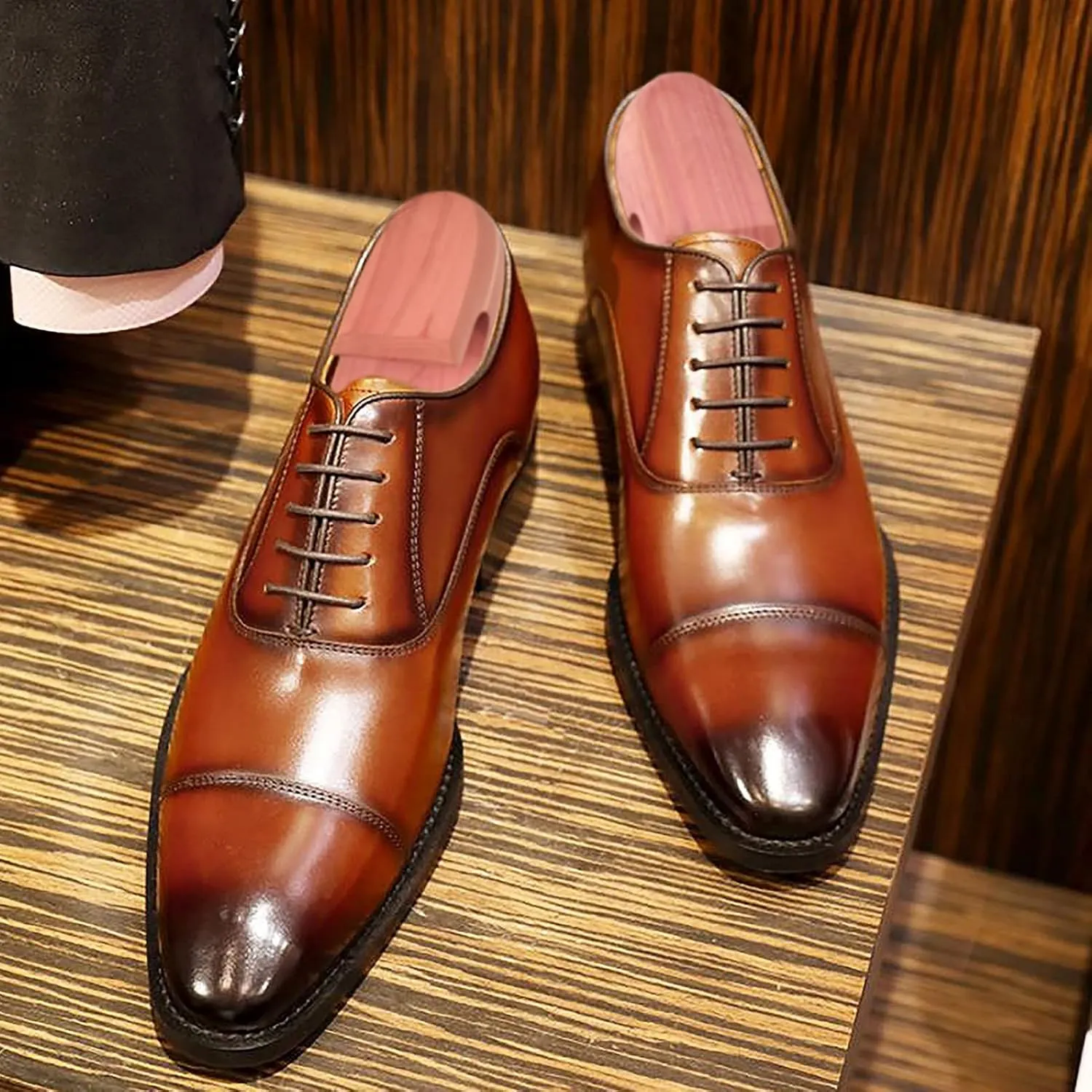 Cedar Shoe Tree for Men, Wide Heel Women's Adjustable Shoe Tree, Split Toe Cedar Boot Tree