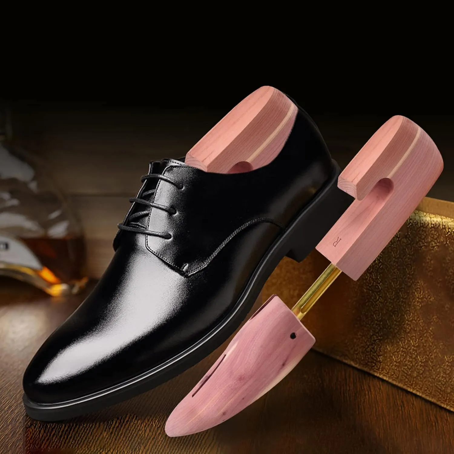 Cedar Shoe Tree for Men, Wide Heel Women's Adjustable Shoe Tree, Split Toe Cedar Boot Tree
