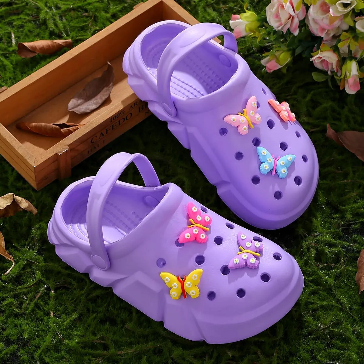 Cute Butterfly-Themed Lightweight Girls' Clogs, Platform Soft Sole Closed Toe EVA Home Garden Clog Shoes, Two-Way Wear Breathable Beach Clogs, Trendy Non-Slip Slip-On Sandals for Outdoor Indoor