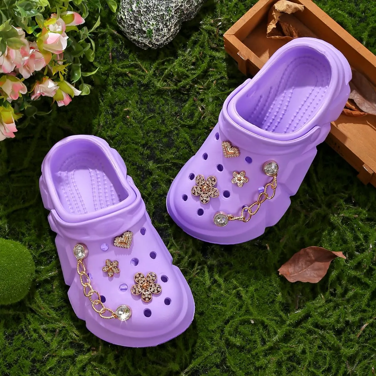 Cute Butterfly-Themed Lightweight Girls' Clogs, Platform Soft Sole Closed Toe EVA Home Garden Clog Shoes, Two-Way Wear Breathable Beach Clogs, Trendy Non-Slip Slip-On Sandals