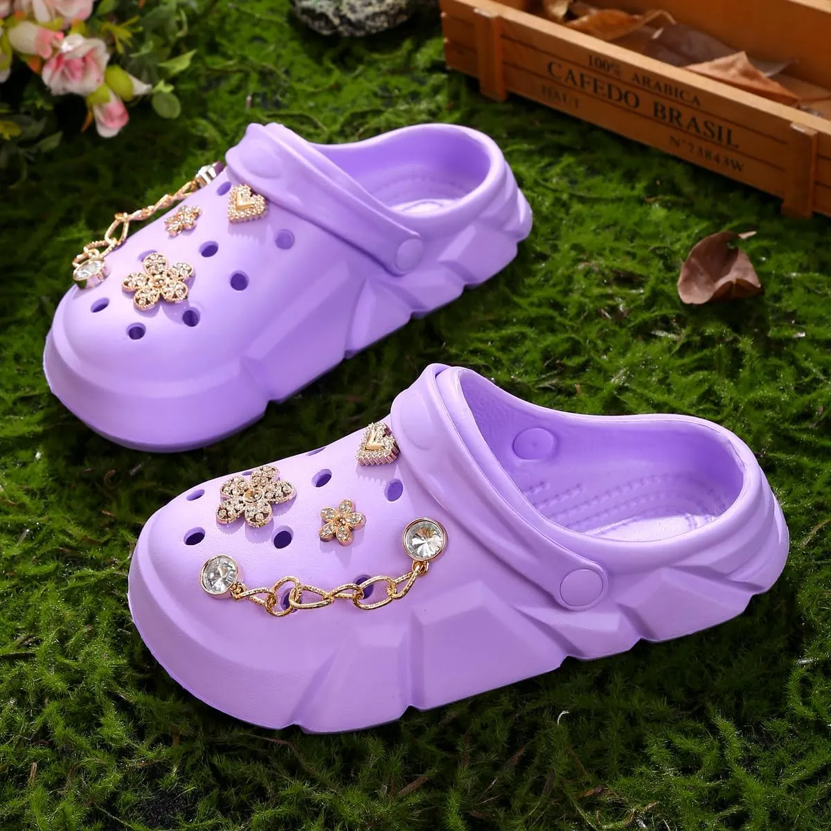 Cute Butterfly-Themed Lightweight Girls' Clogs, Platform Soft Sole Closed Toe EVA Home Garden Clog Shoes, Two-Way Wear Breathable Beach Clogs, Trendy Non-Slip Slip-On Sandals