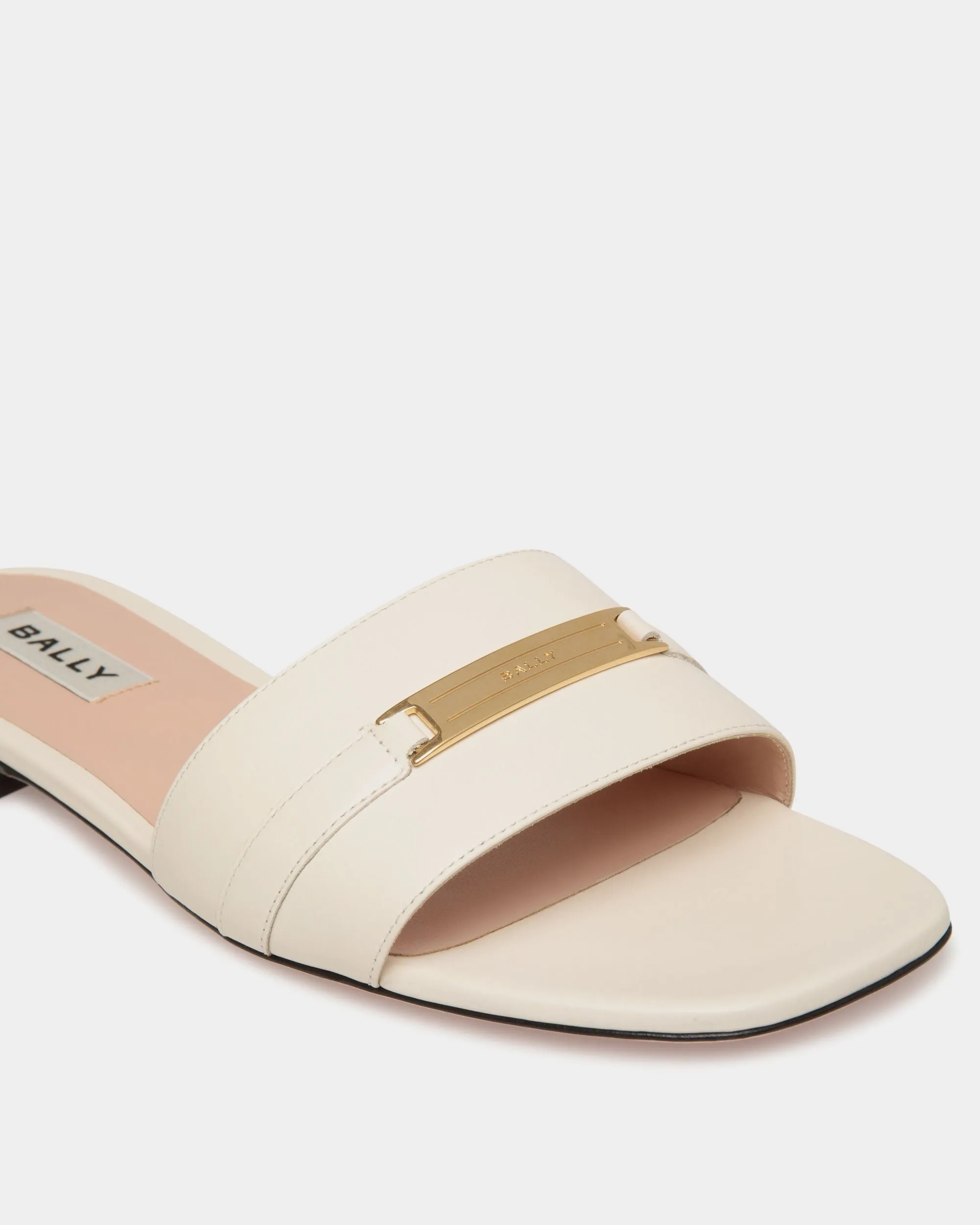 Deco Flat Sandal in White Leather