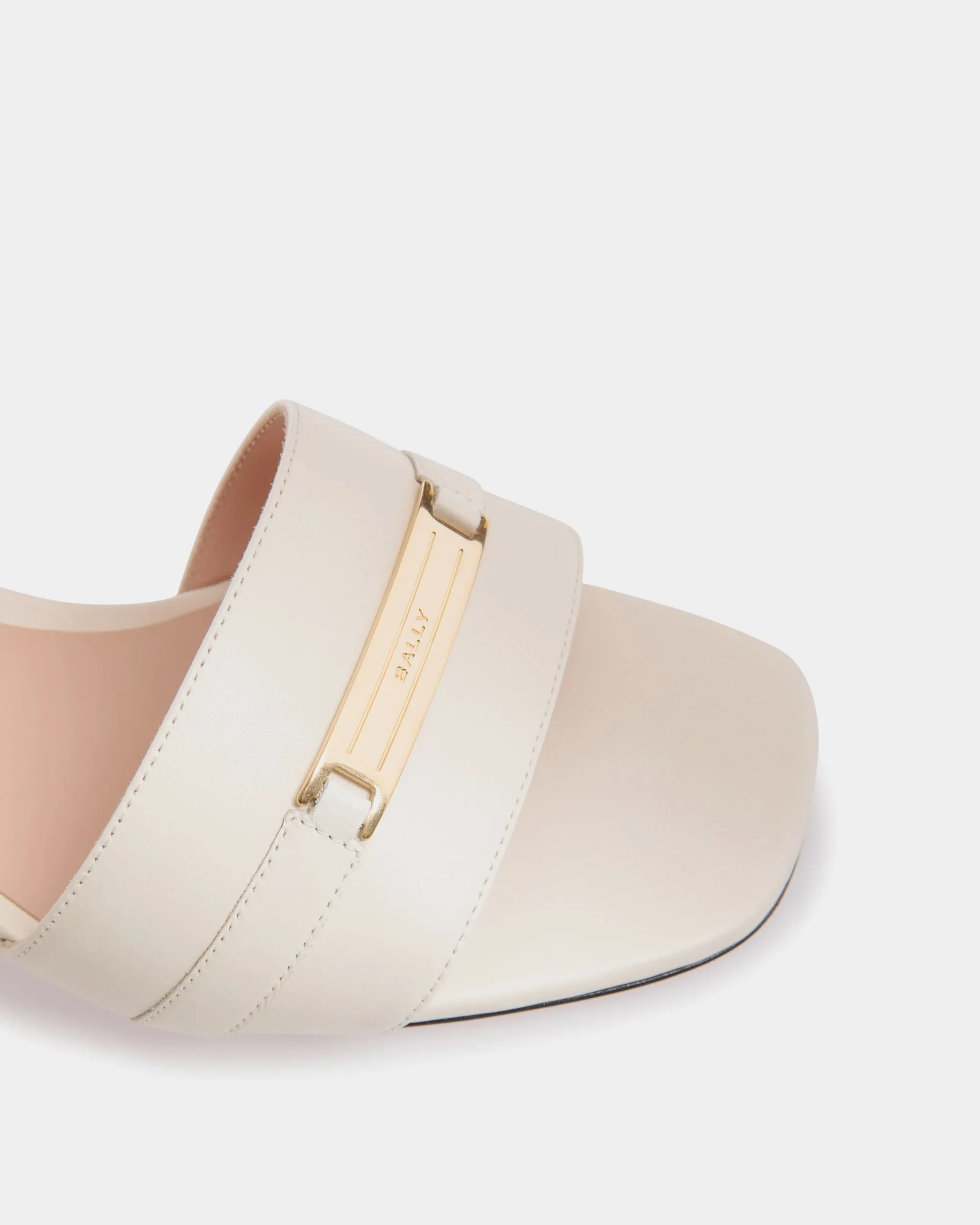 Deco Sandal in White Leather