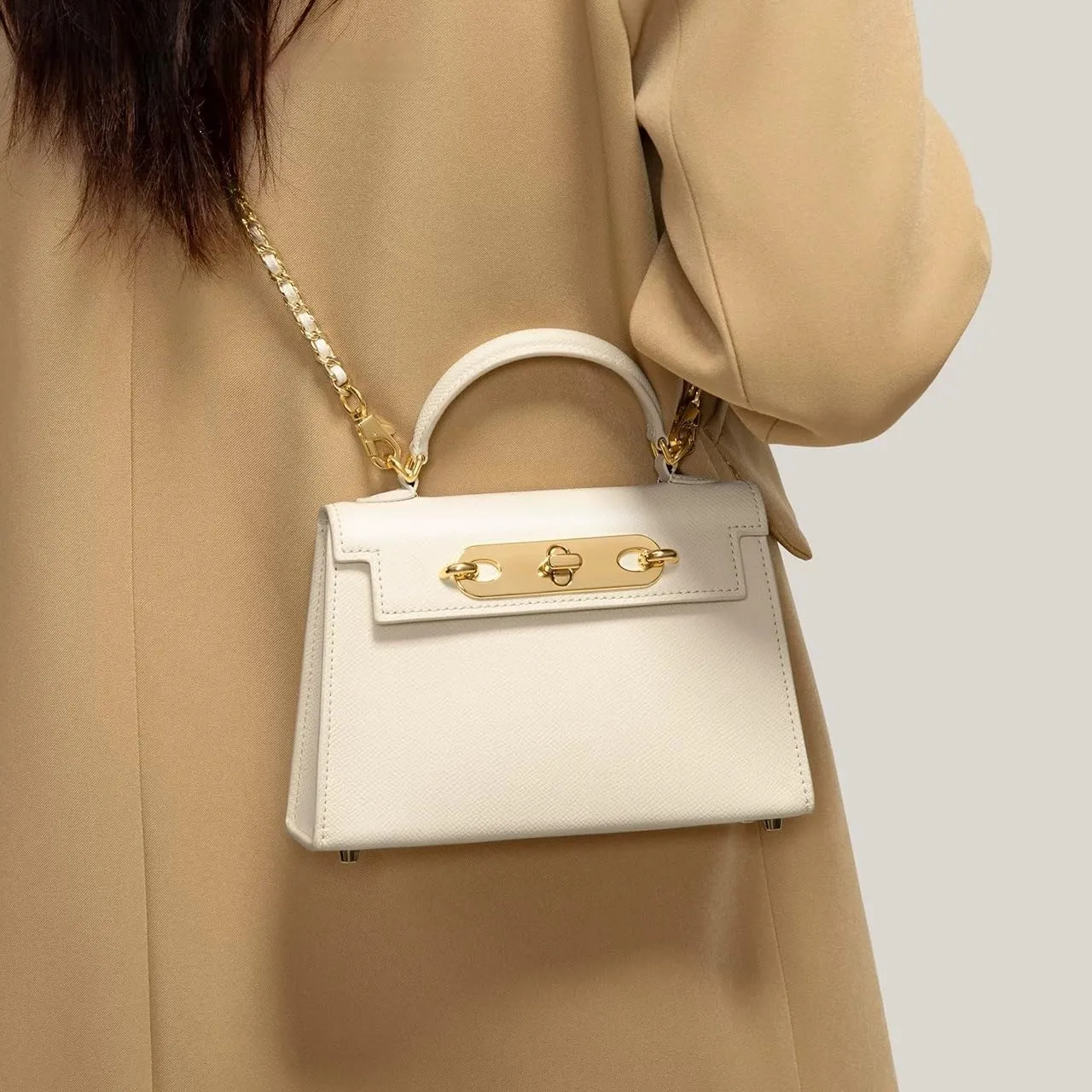Designer Totes Versatile Cowhide Letter Chain Flip Small Square Commuter Mini Bag Handbag for Women Totes Bags