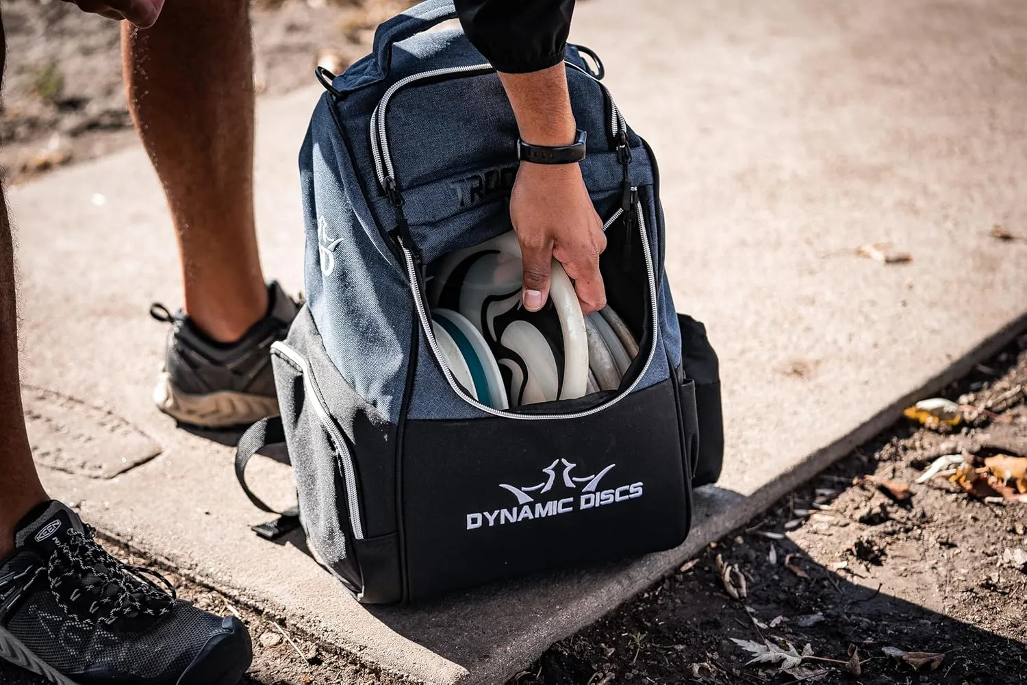 Dynamic Discs Trooper Disc Golf Bag | Large Frisbee Bags with 18  Discs Capacity | Lightweight & Durable Backpack | Great Gifts or Disc Golf Accessories for Men | Ideal for Beginners & Pro Players