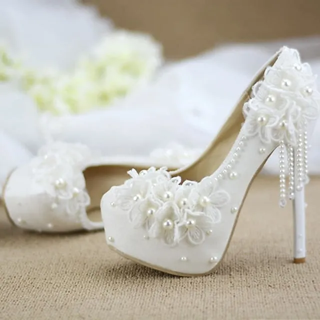 Elegant Vintage Pointed-Toe Wedding Pumps with Pearl Lace and Tassel Accents