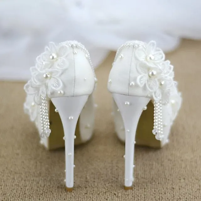Elegant Vintage Pointed-Toe Wedding Pumps with Pearl Lace and Tassel Accents