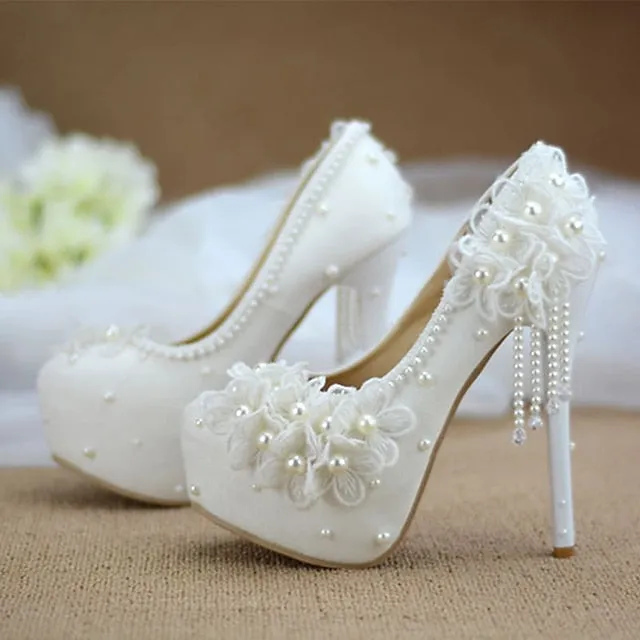 Elegant Vintage Pointed-Toe Wedding Pumps with Pearl Lace and Tassel Accents