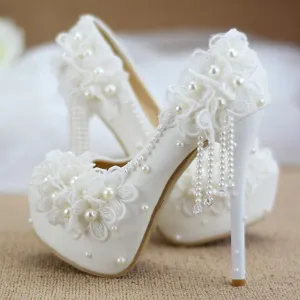 Elegant Vintage Pointed-Toe Wedding Pumps with Pearl Lace and Tassel Accents