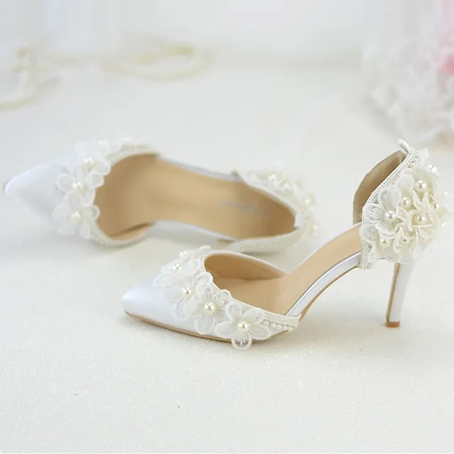 Elegant Vintage Pointed-Toe Wedding Pumps with Pearl Lace and Tassel Accents