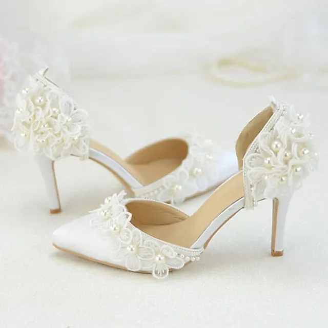 Elegant Vintage Pointed-Toe Wedding Pumps with Pearl Lace and Tassel Accents