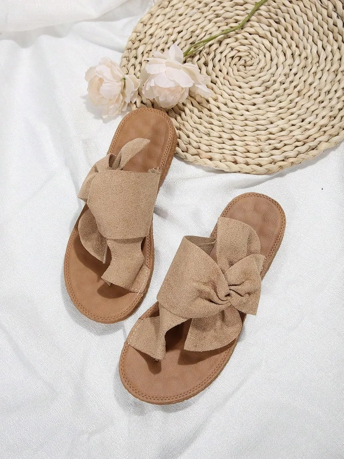 GORGLITTER Women's Bow Tie Flat Beach Sandals 2025 Vacation Open Toe Thong Sandals Summer Slides Shoes