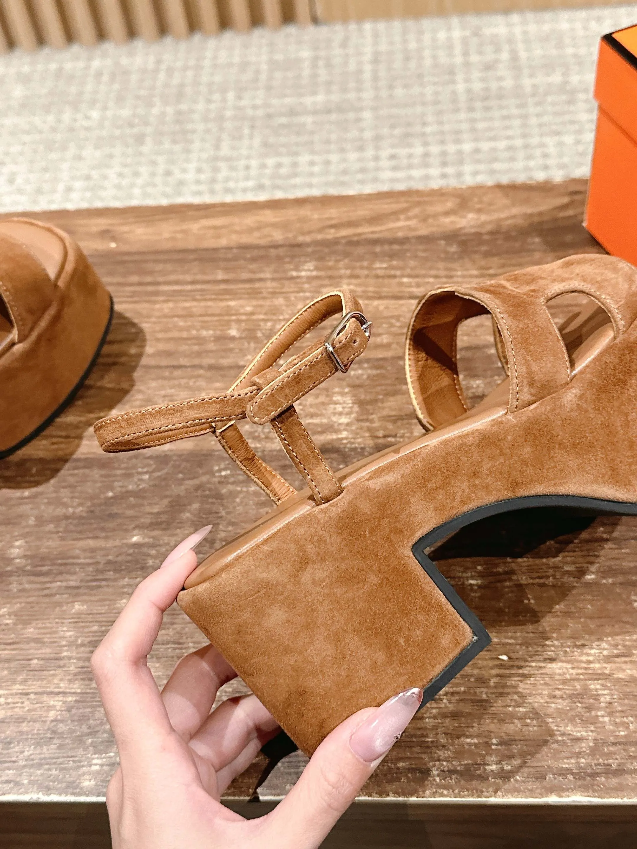 H New waterproof platform sandals