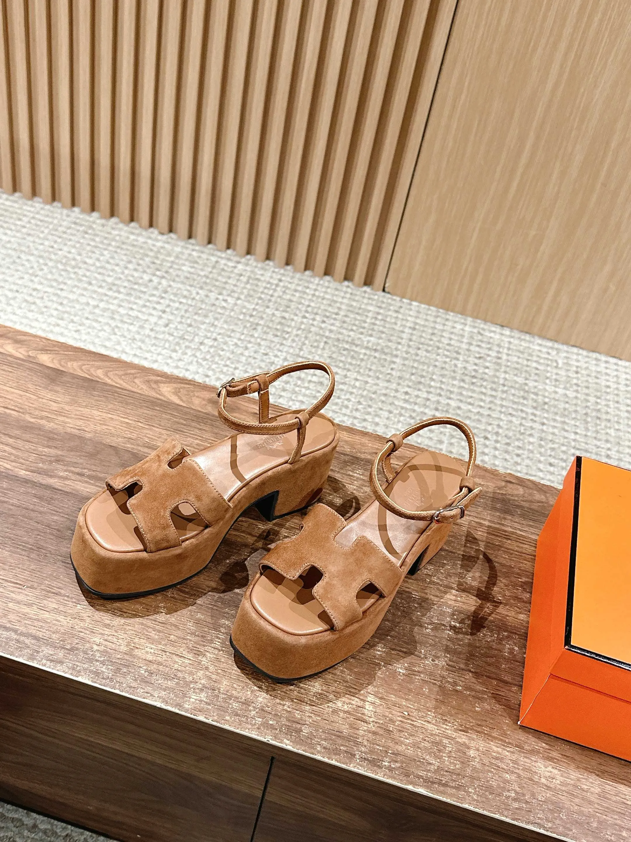 H New waterproof platform sandals