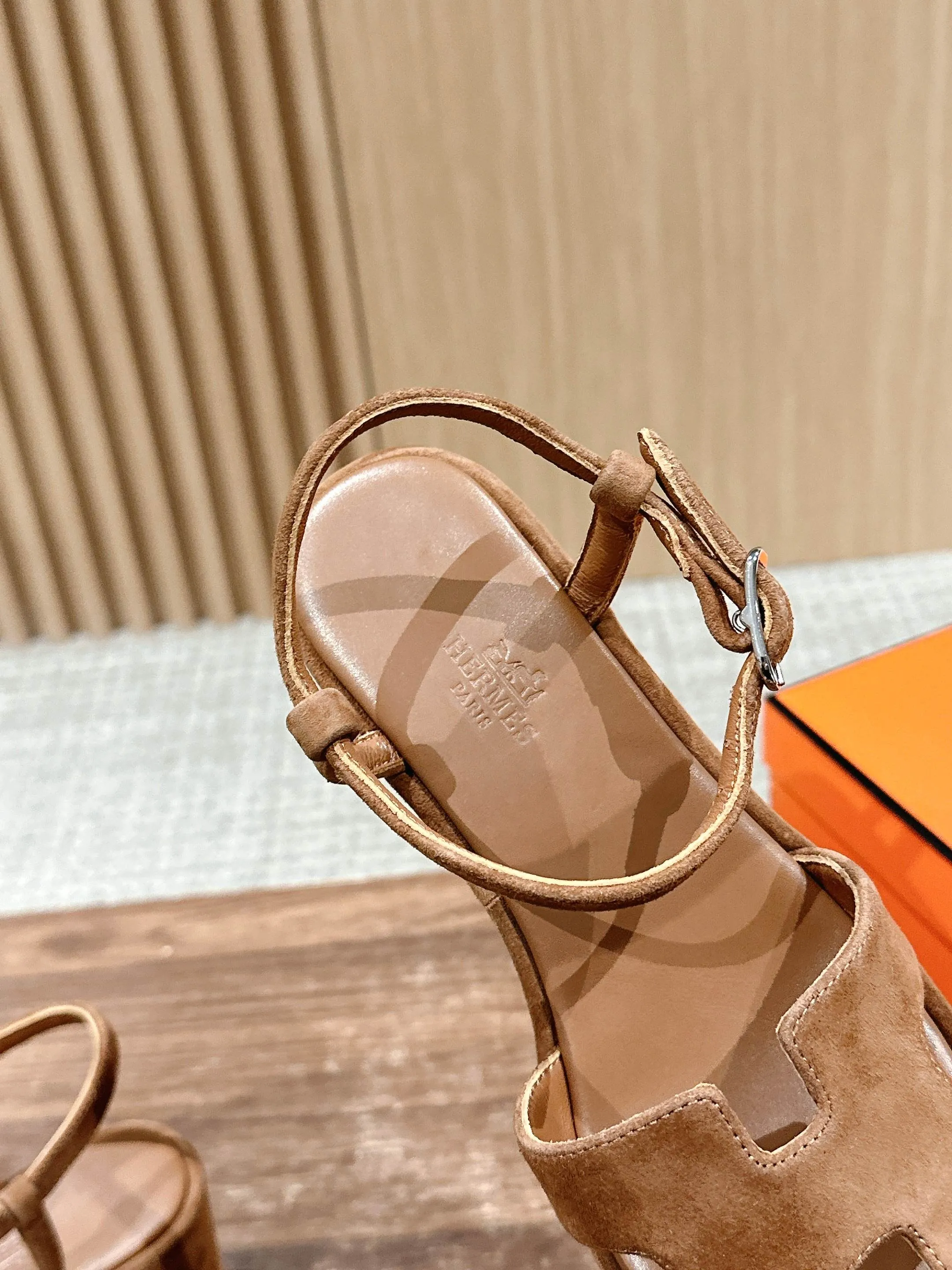 H New waterproof platform sandals