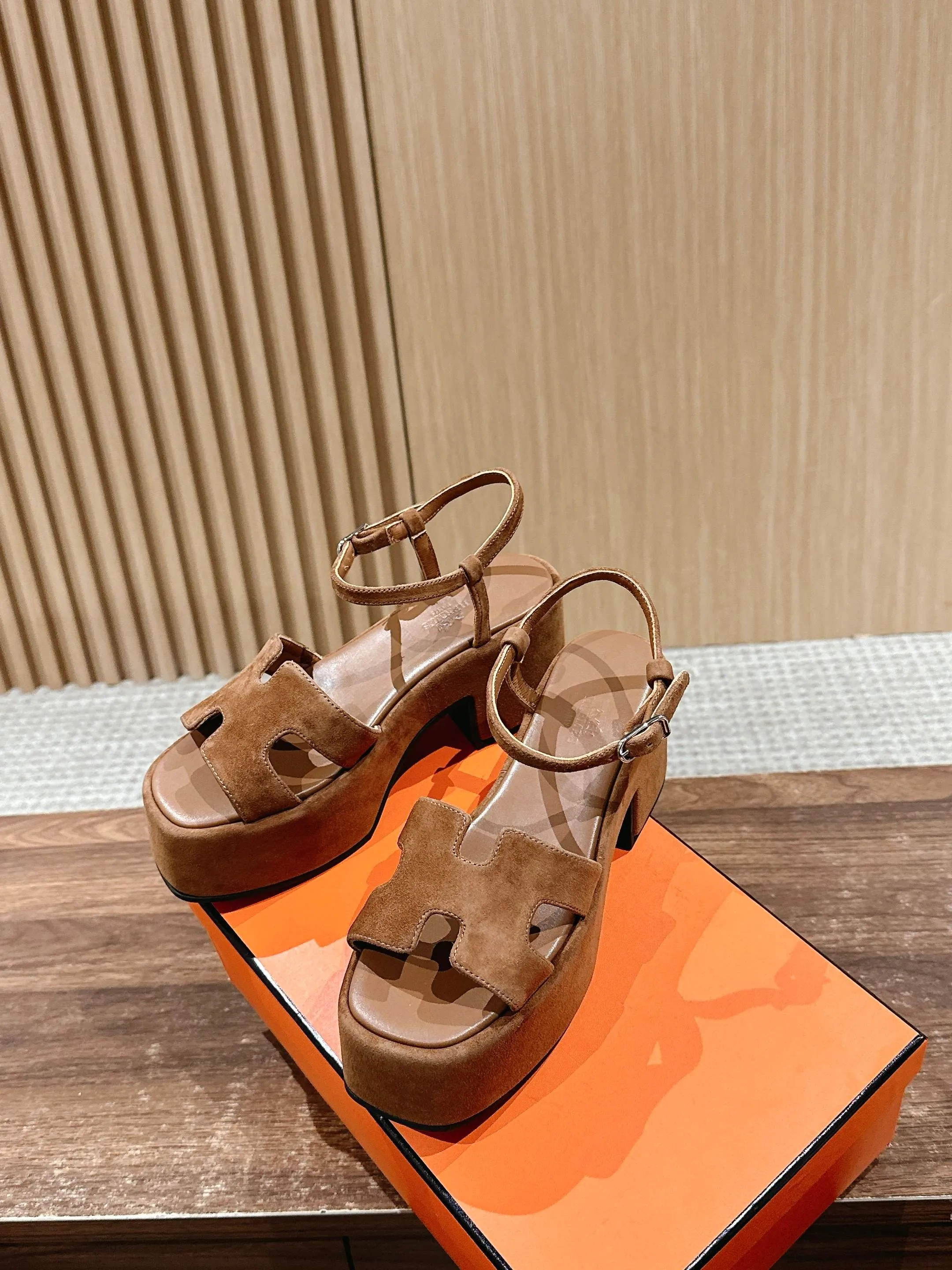 H New waterproof platform sandals