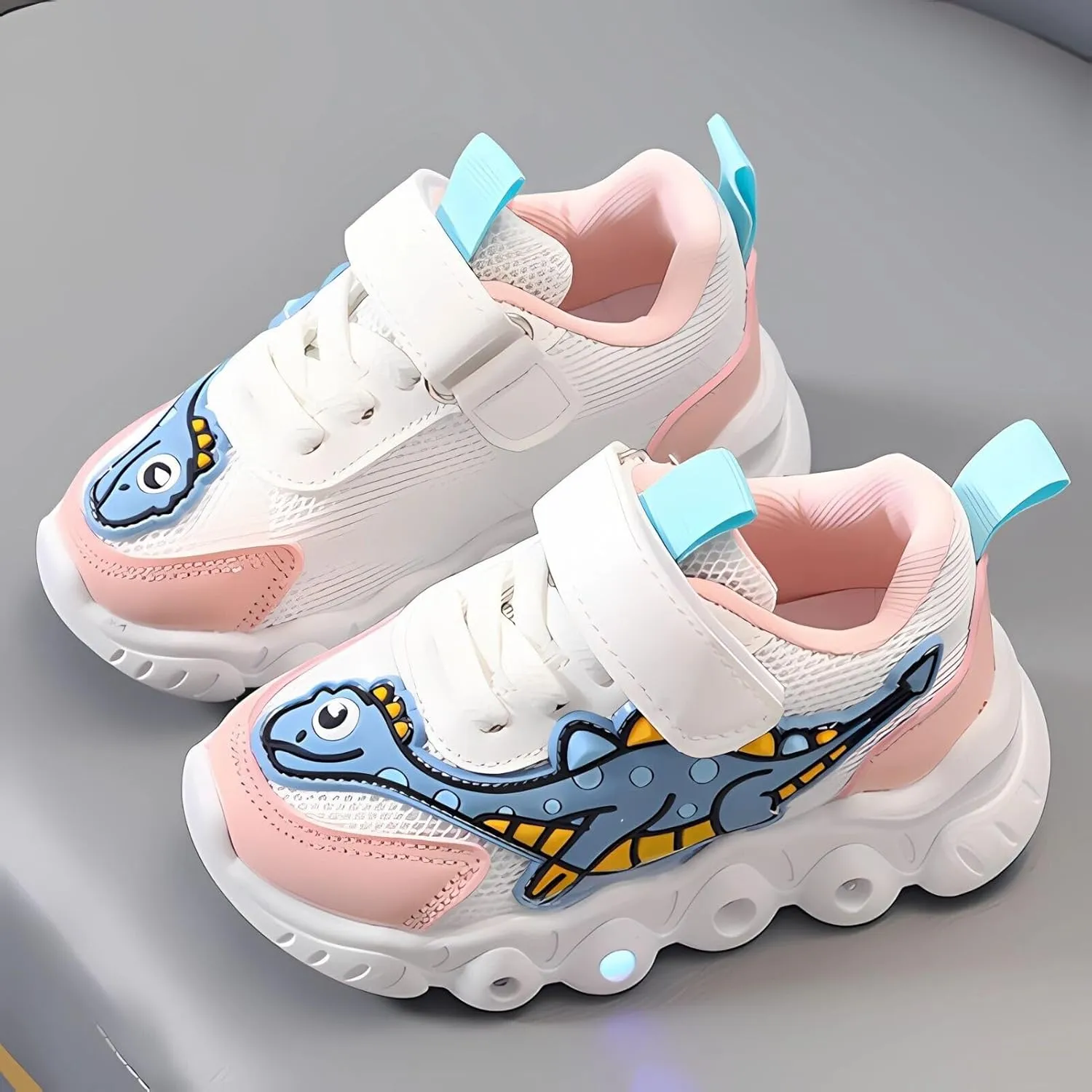 Kids LED Light Up Shoe Boys Girls Luminous Trainers Mesh Shoes Sports Casual Glow Fashion Flashing Athletic Sneaker Xmas