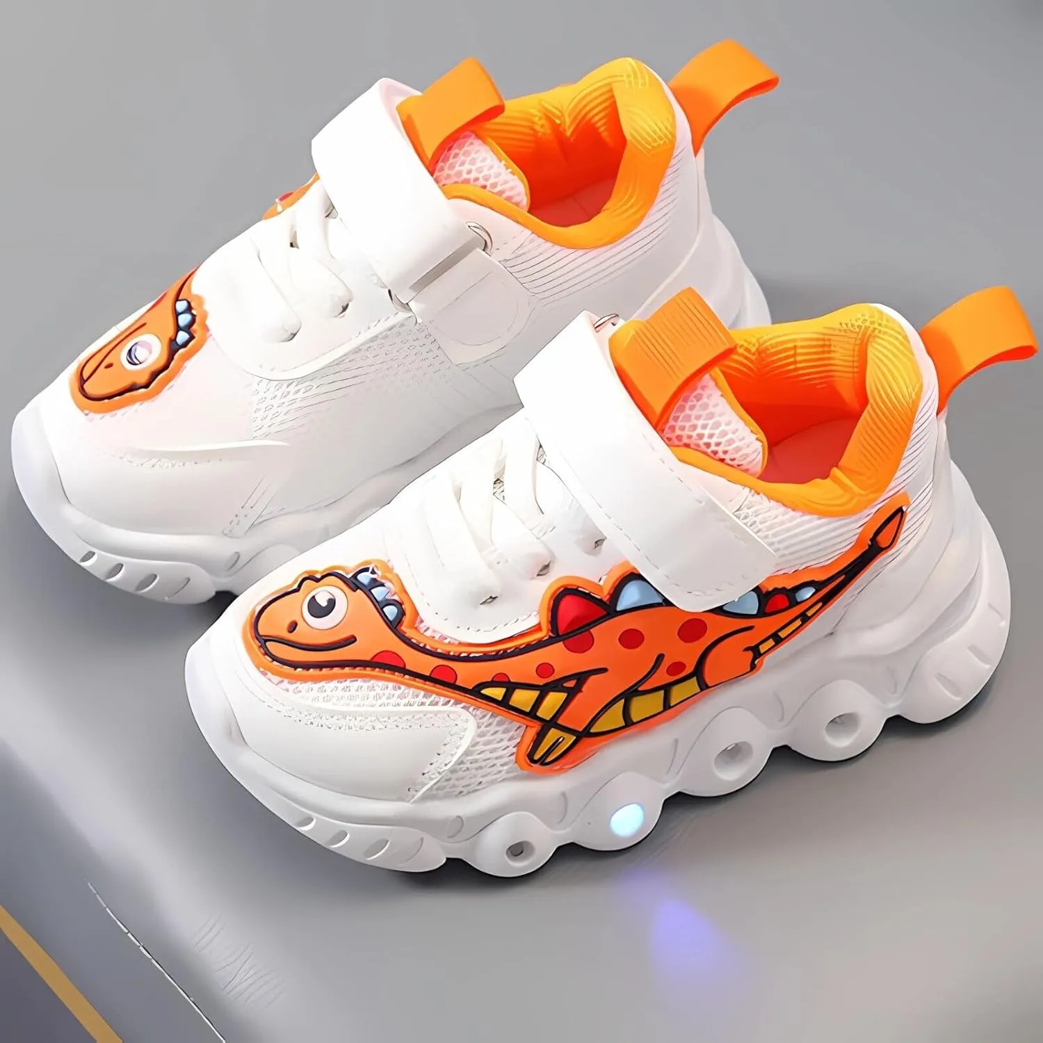 Kids LED Light Up Shoe Boys Girls Luminous Trainers Mesh Shoes Sports Casual Glow Fashion Flashing Athletic Sneaker Xmas