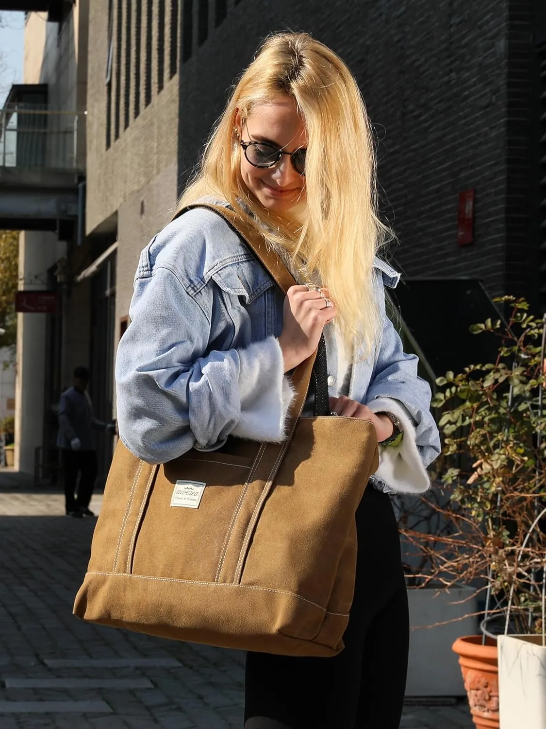 Large Canvas Tote Bag with Zipper for Women - Durable Women's Tote Purse with Front Pocket