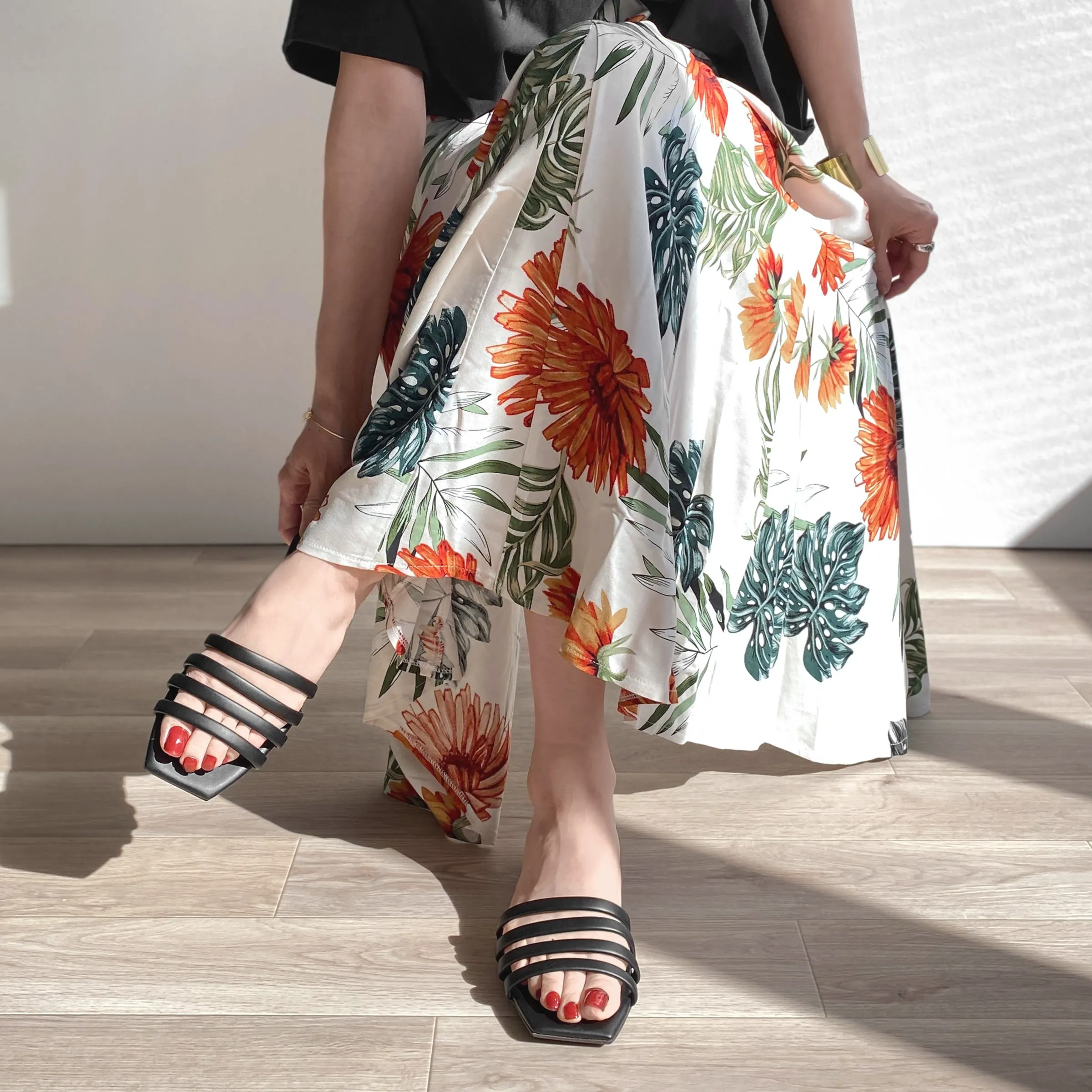 Limited special price 2,990 yen: Multiple strap flat mule (1238) black