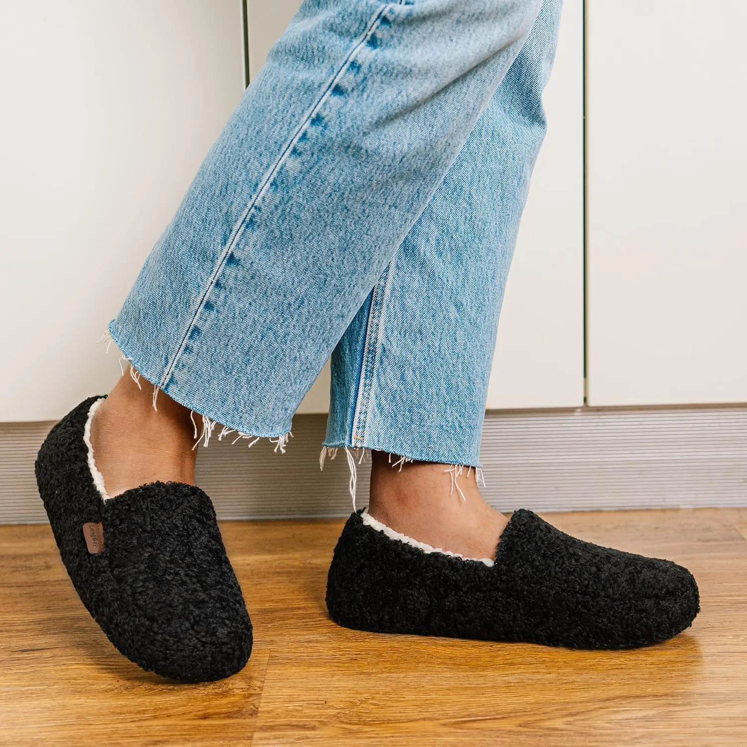 LongBay Women's Fuzzy Memory Foam Slippers Warm Cozy Shearling House Slippers for Ladies Supportive Slip on Indoor Home Shoes