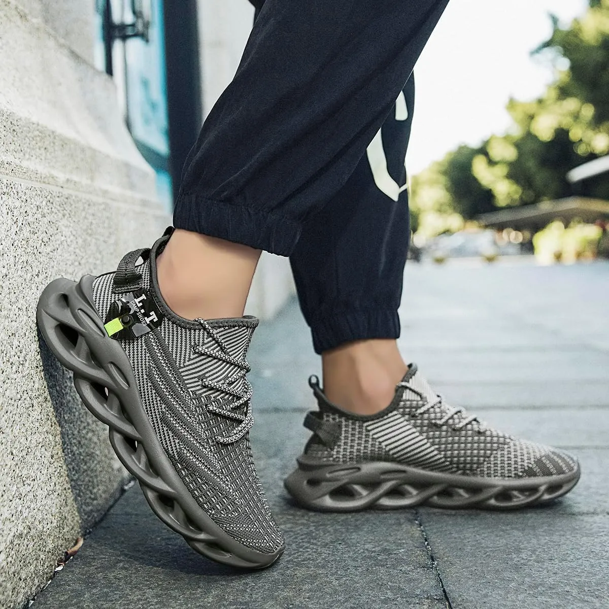 Men Running Shoes Men's Tennis Shoes Lightweight Breathable Fashion Sneakers Non Slip Workout Gym Shoes for Running Black