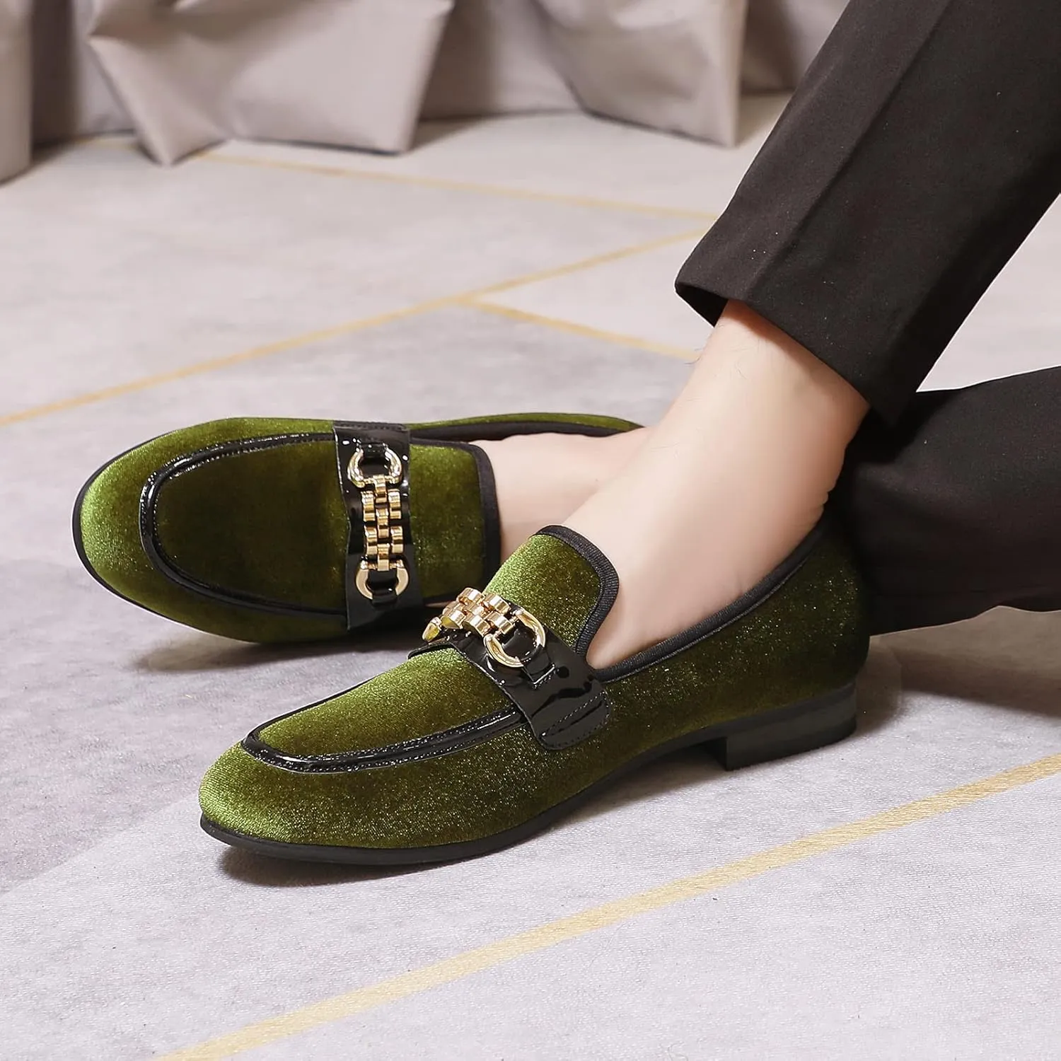 Men's Velvet Loafers,Mens Dress Shoes with Gold Chain, Slip On Flats Smoking Slippers Penny Shoes for Men