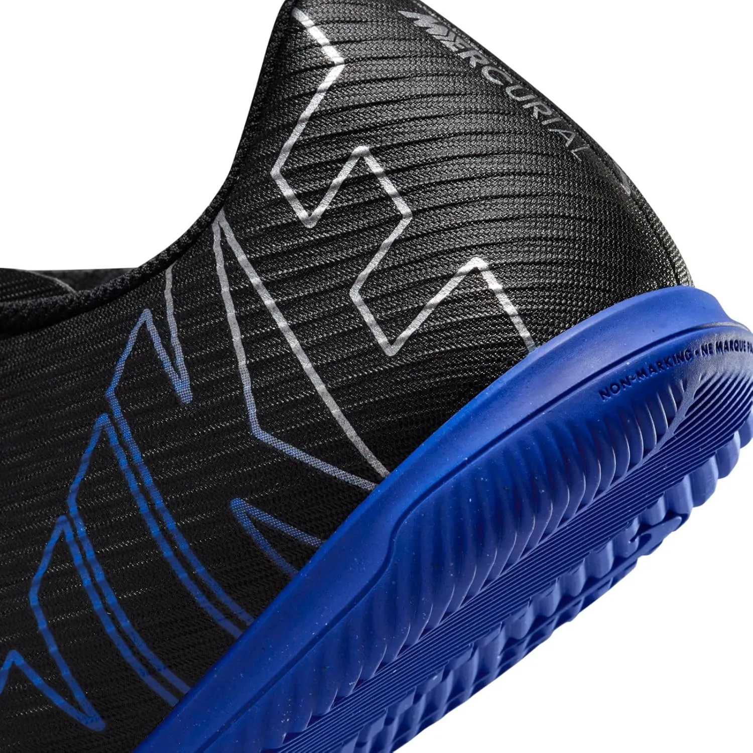 Nike Men's Soccer Road Running Shoe