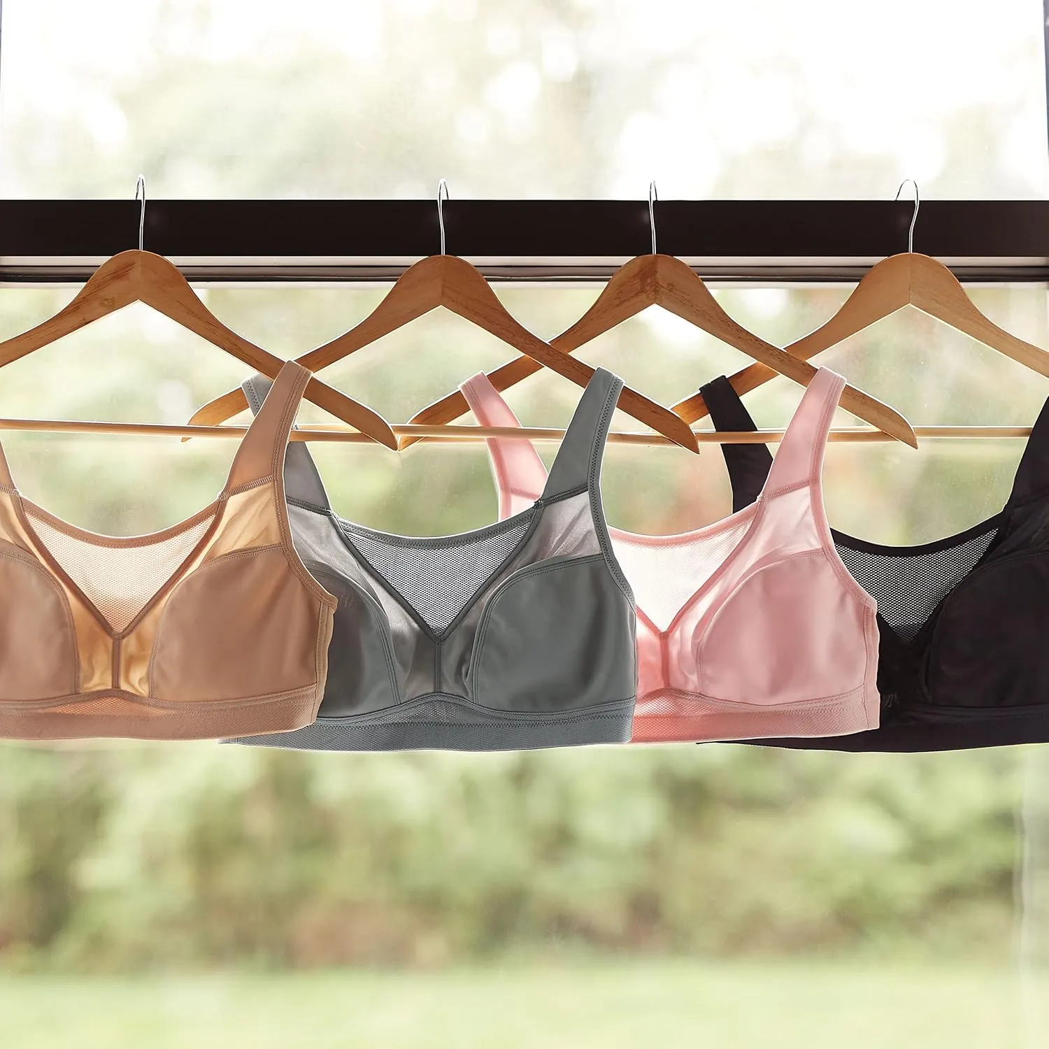 PLAYTEX Women's Secrets Bounce Control Wirefree, Anchorstrap Moisture Wicking Wireless Bra