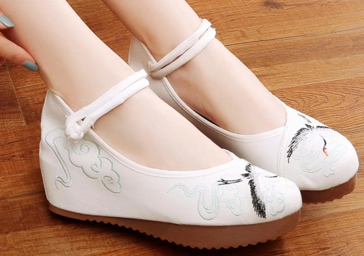 SATUKI Embroidered Shoes for Women, Chinese Style Knot Handmade Casual Loafer Floral Mid Heel Shoes