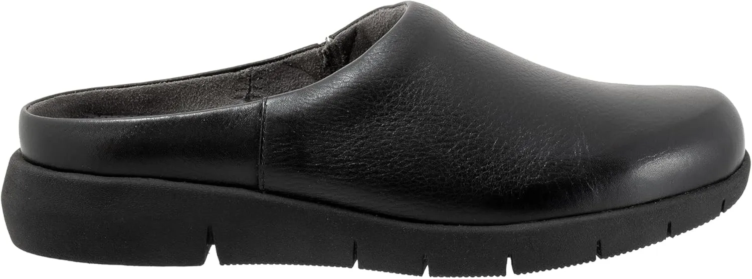 SoftWalk Women's Andria Clog