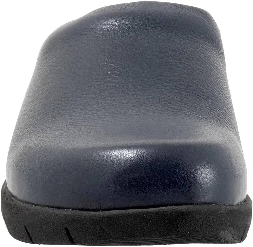 SoftWalk Women's Andria Clog