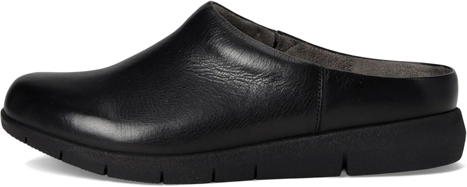 SoftWalk Women's Andria Clog