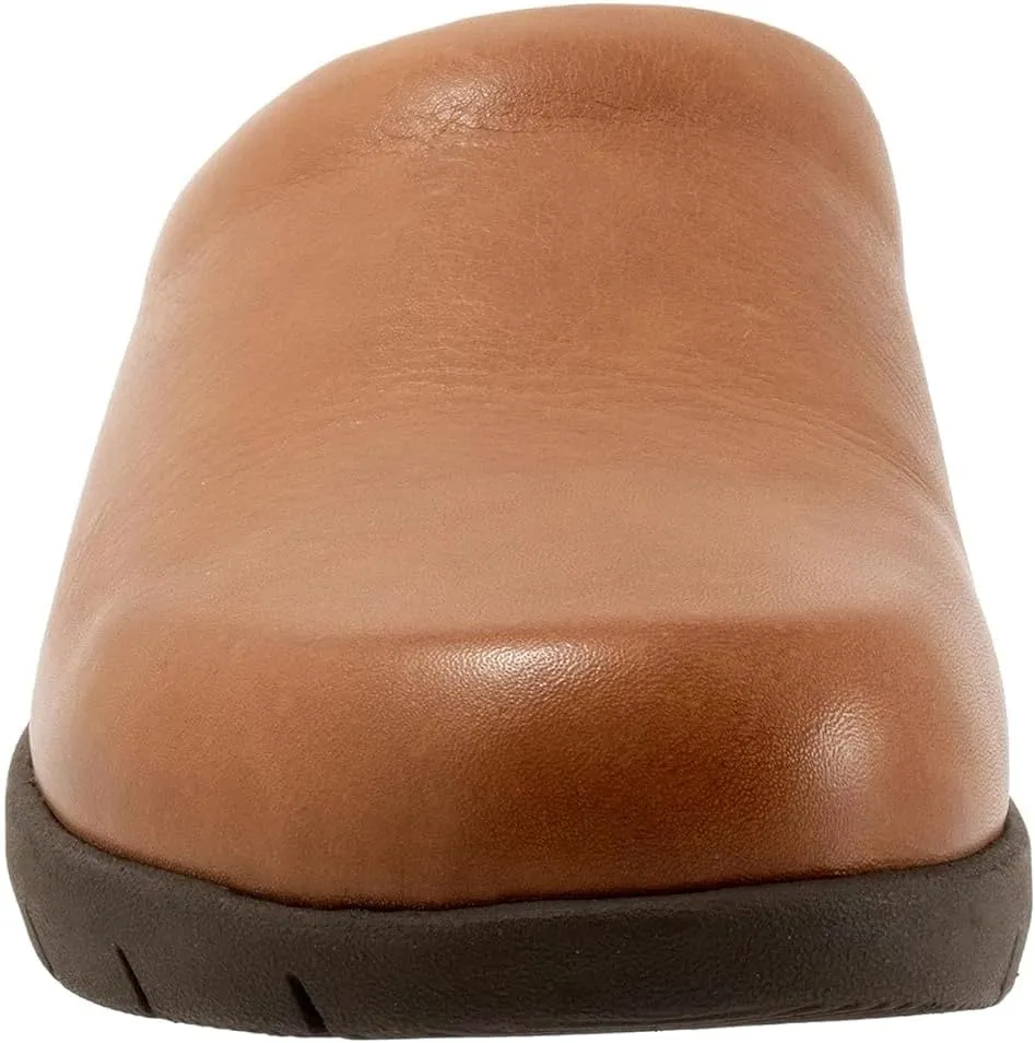 SoftWalk Women's Andria Clog