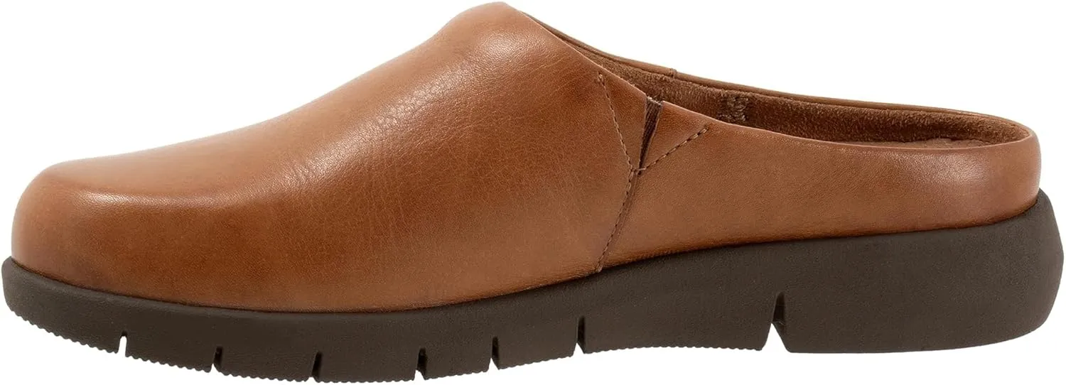 SoftWalk Women's Andria Clog