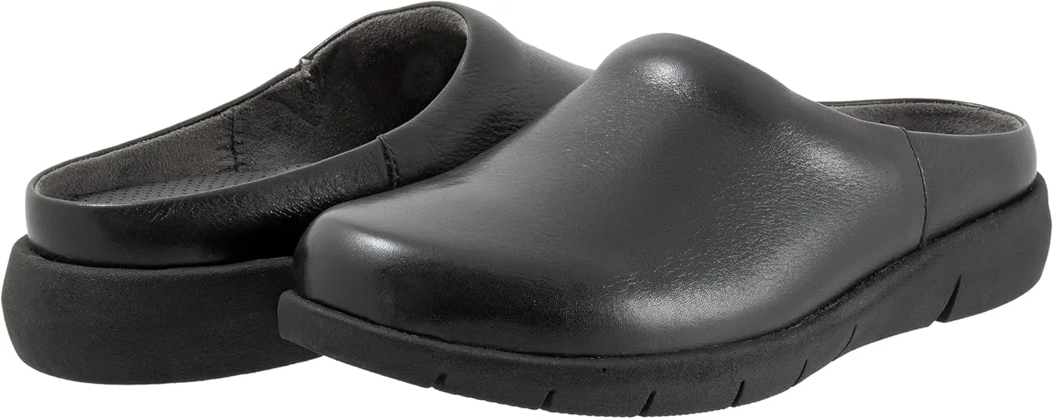 SoftWalk Women's Andria Clog