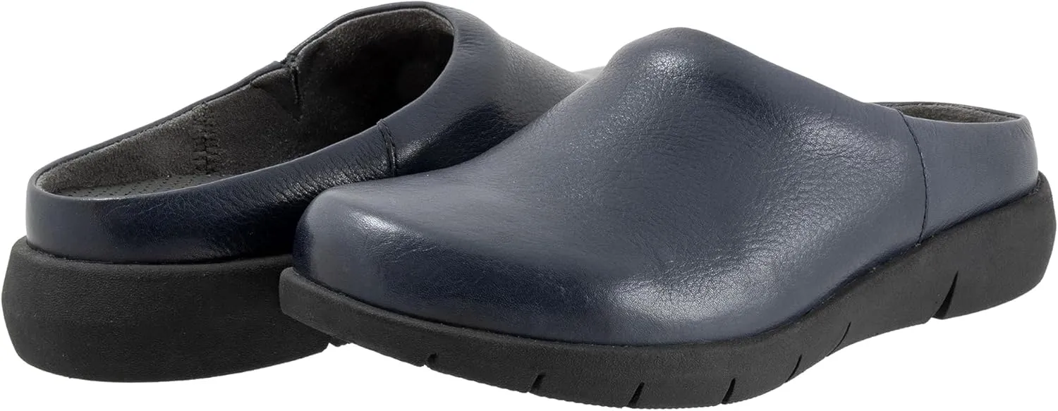 SoftWalk Women's Andria Clog