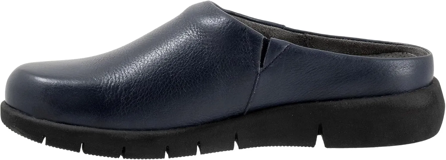 SoftWalk Women's Andria Clog