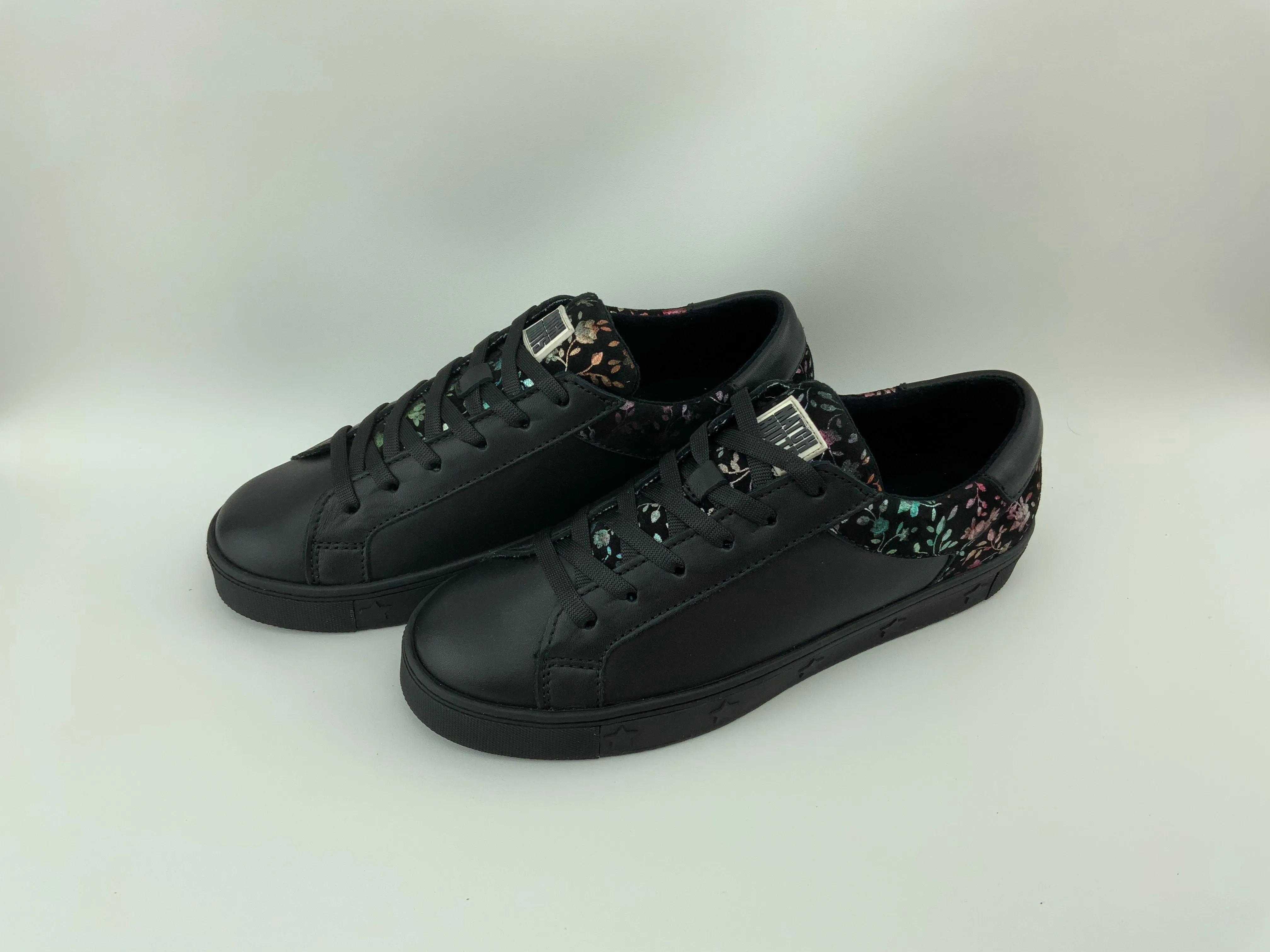 The Supreme Romantic Collection - Soft Black | Women
