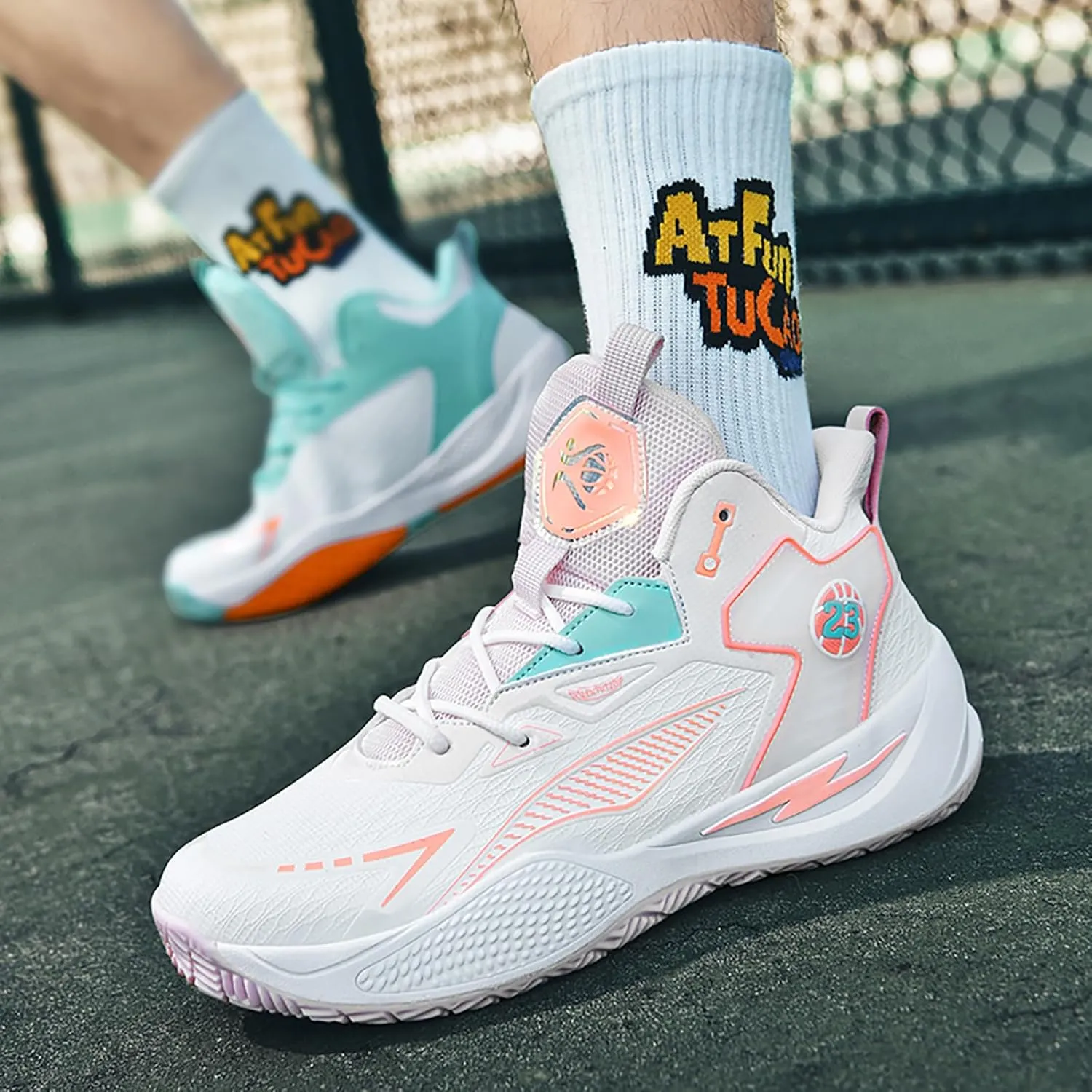 Women's Men's High-Top Basketball Shoes Breathable Anti-Slip and Wear-Resistant Soles Running Shoes Graffiti Design Fashionable Sports Shoes